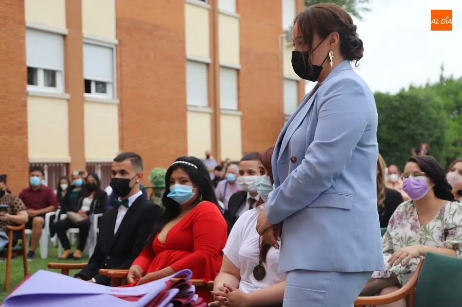 Foto 4 - Especial jornada de graduaci&oacute;n de alumnos en el Centro de FP Hern&aacute;ndez Vera  