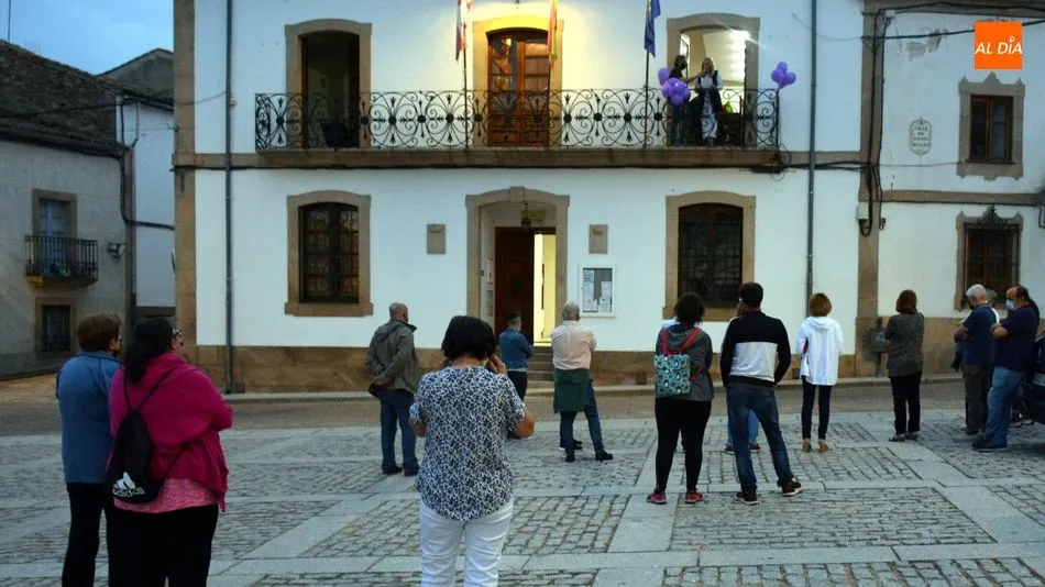 Foto 7 - El Ayuntamiento de Lumbrales alza la voz contra los asesinatos de menores v&iacute;ctimas de la violencia ...