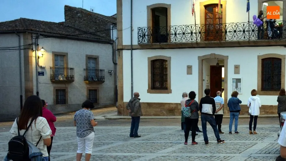 Foto 5 - El Ayuntamiento de Lumbrales alza la voz contra los asesinatos de menores v&iacute;ctimas de la violencia ...