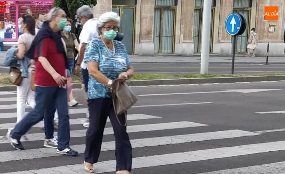 La mascarilla no protege de los efectos nocivos del sol, alertan los dermatólogos 