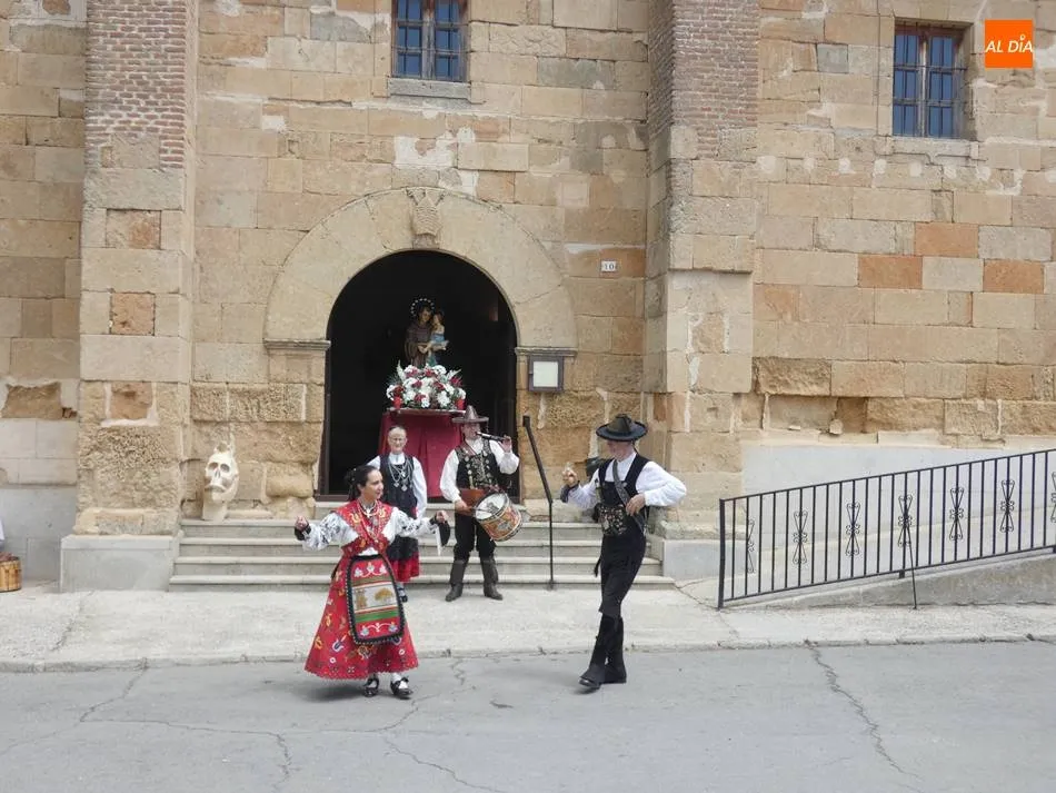 Foto 2 - Mor&iacute;&ntilde;igo recuerda a las v&iacute;ctimas de la pandemia en San Antonio