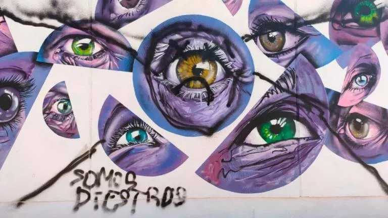 Foto 2 - Atacado el mural contra la violencia de g&eacute;nero creado por j&oacute;venes mirobrigenses en Roll&aacute;n  