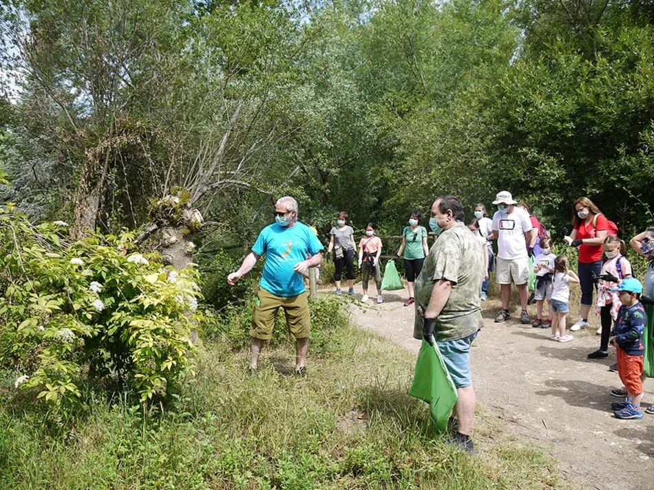 Foto 11 - Disfrutando de una jornada familiar ambiental con el CC El Tormes
