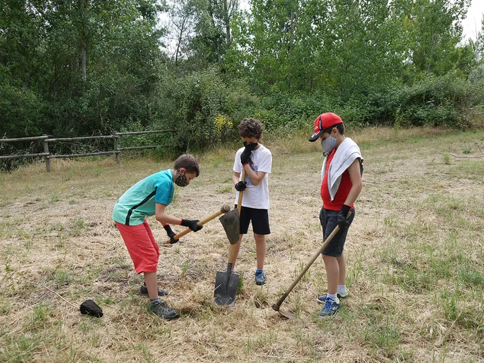 Foto 5 - Disfrutando de una jornada familiar ambiental con el CC El Tormes