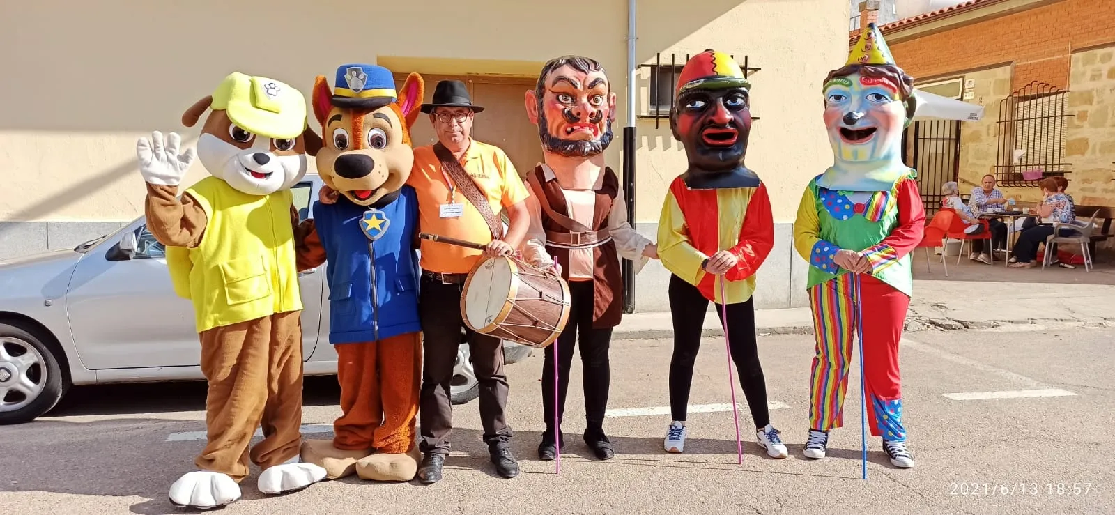 Foto 7 - Tarde alegre con cabezudos en Aldearrubia
