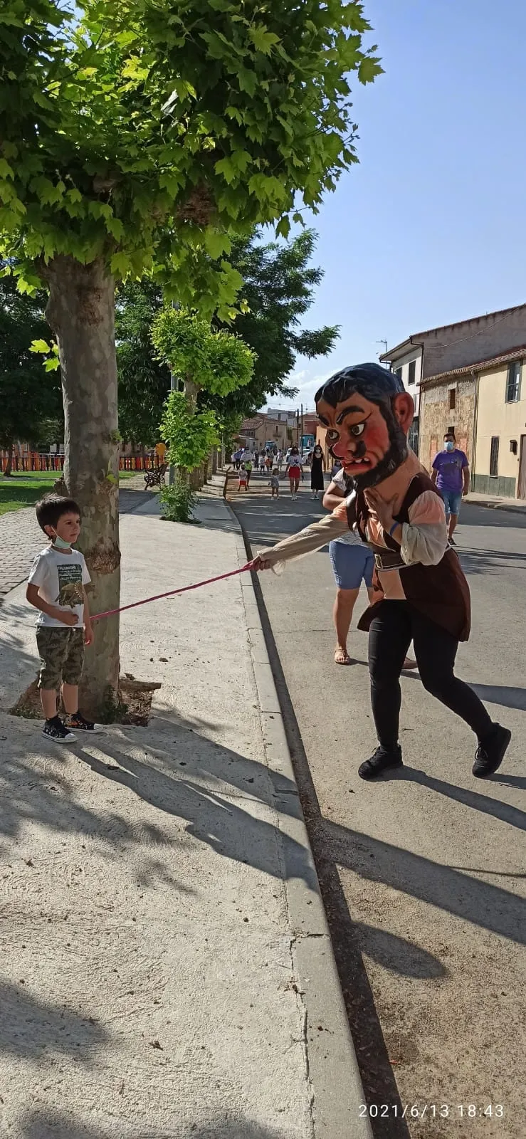 Foto 2 - Tarde alegre con cabezudos en Aldearrubia