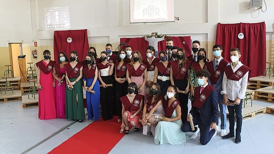 Nujeva hornada de graduados del IES Campo Charro, de La Fuente de San Esteban, coincidiendo con su 25ª promoción