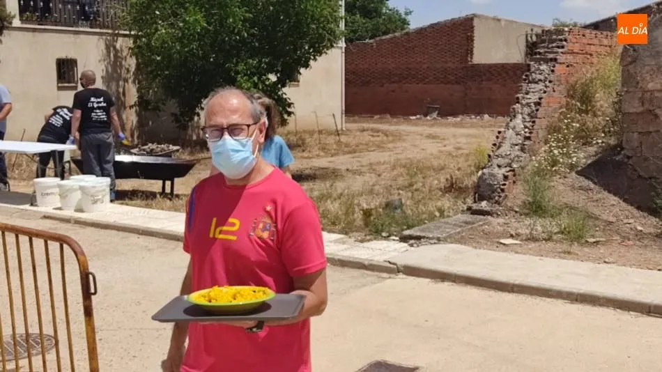 Foto 3 - Paella solidaria para 400 comensales en Espino de la Orbada