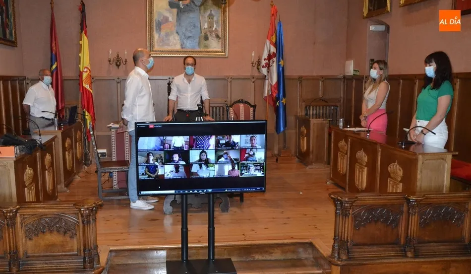 El Equipo de Gobierno señala que es pronto para saber qué ocurrirá con las fiestas de...