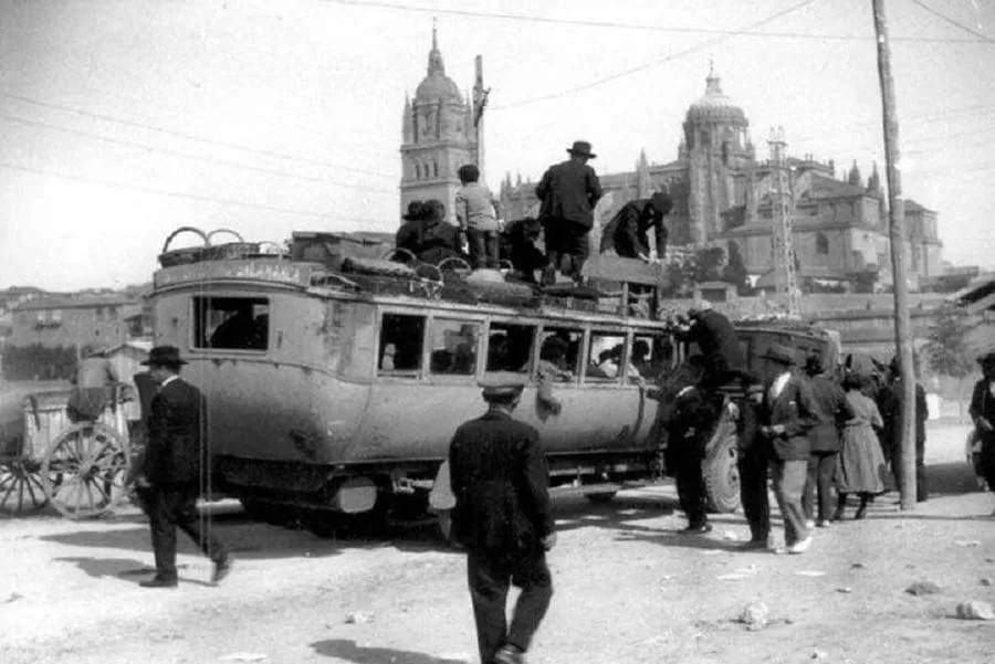 Foto 3 - Los autobuses de l&iacute;nea en la Salamanca de otros tiempos