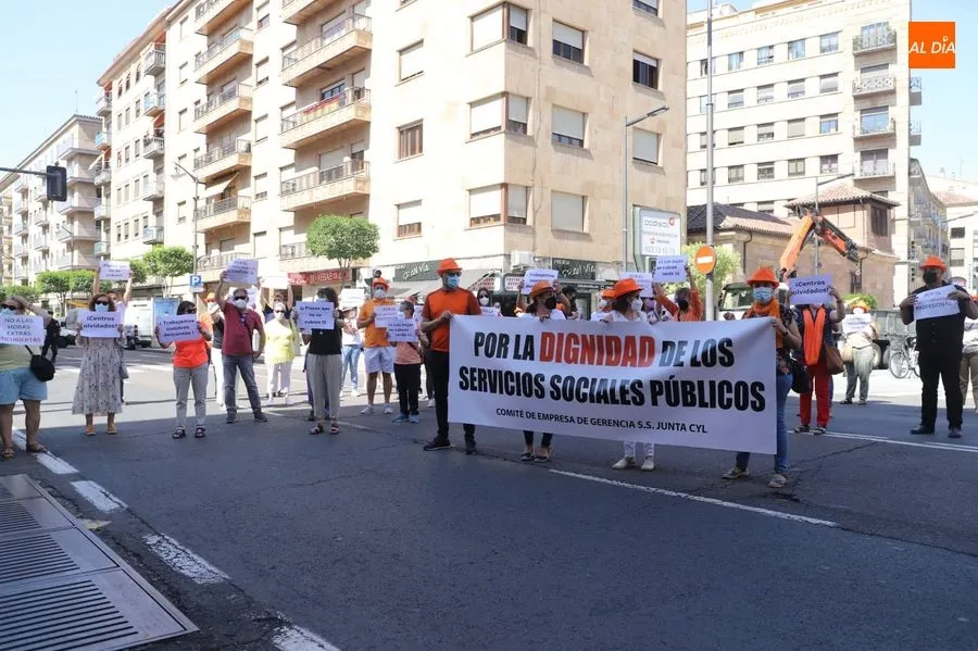 Foto 2 - Protestas del personal de Servicios Sociales de la Junta por las &ldquo;elevadas horas extraordinarias...