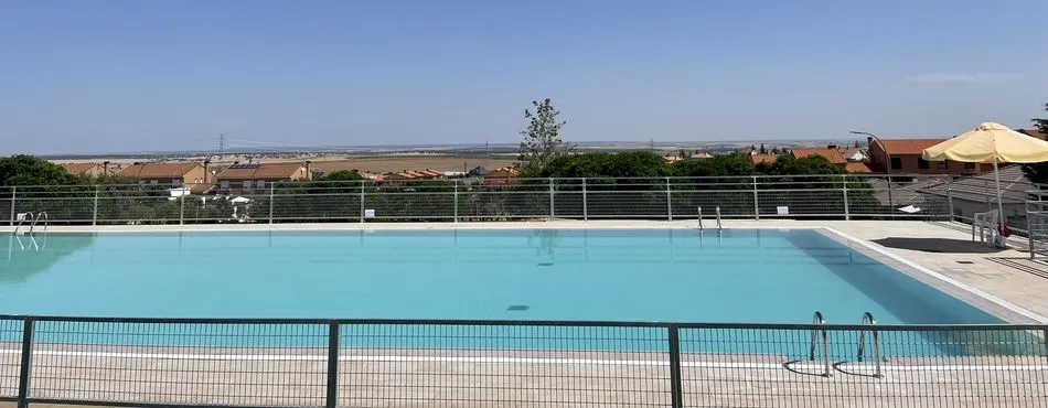 Foto 2 - Carrascal de Barregas estrena piscinas tras una inversi&oacute;n de 420.000 euros