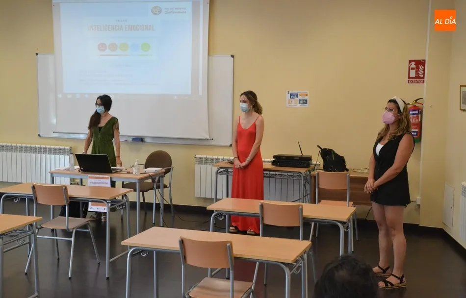 Foto 6 - Laura Ruiz y Alexandra Valiente imparten un taller sobre la inteligencia emocional  