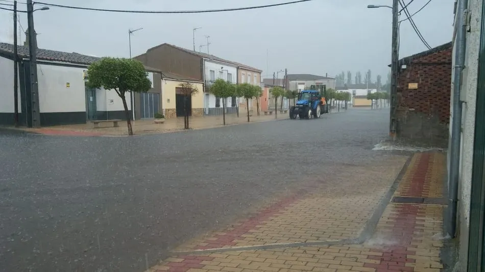 Foto 3 - La tromba de agua del martes transform&oacute; el paisaje de Villoria