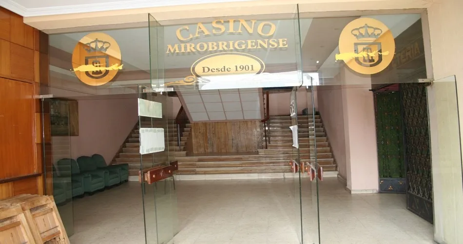 Entrada principal del Casino mirobrigense
