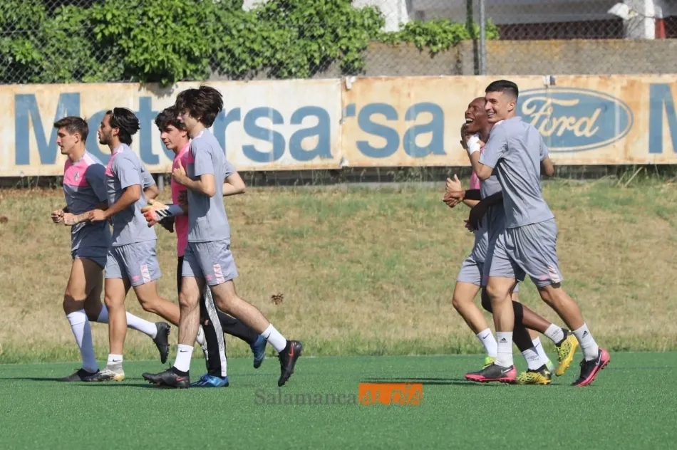 Foto 7 - El filial del Salamanca UDS apura sus &uacute;ltimos d&iacute;as ya salvado para disfrutar tras un a&ntilde;o...