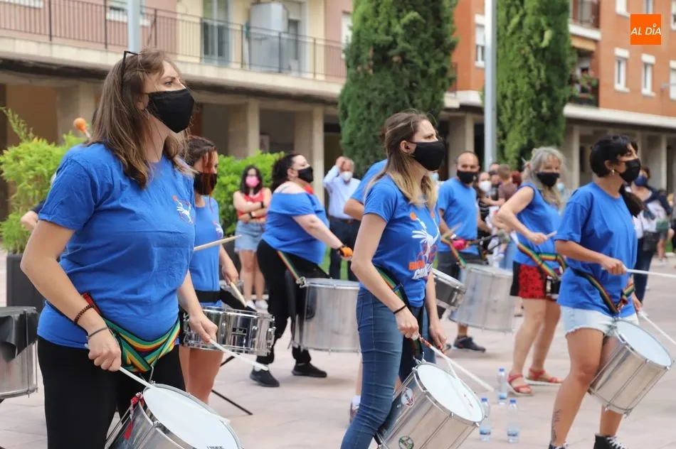 Foto 7 - A ritmo de batucada en la Plaza Barcelona