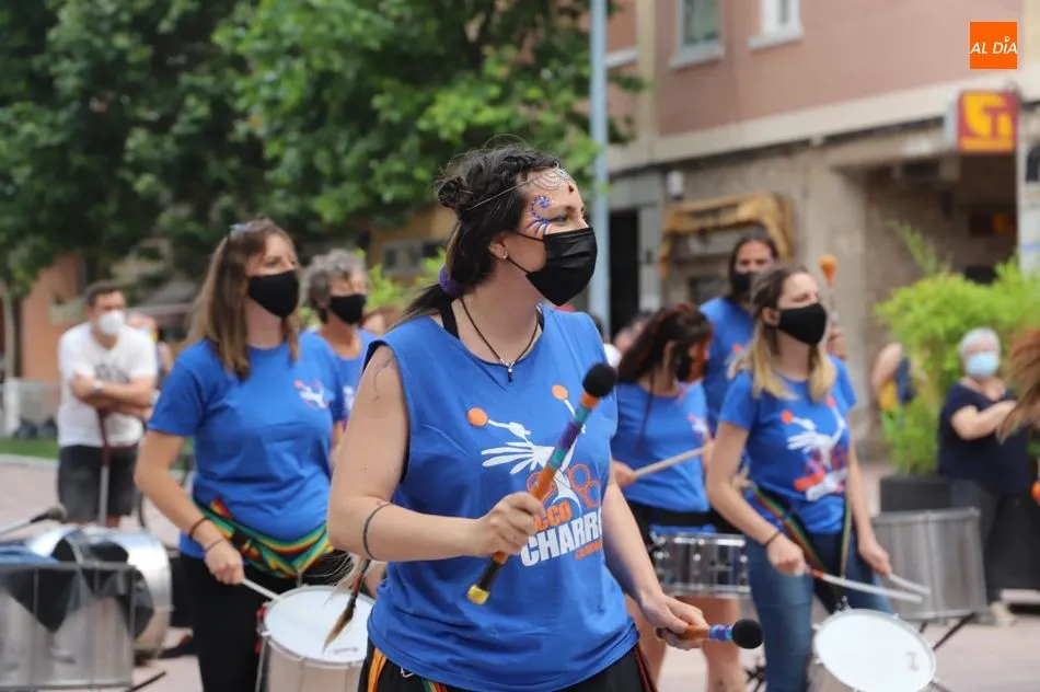 Foto 5 - A ritmo de batucada en la Plaza Barcelona