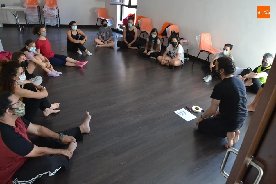 Da arranque el taller de teatro intergeneracional dirigido por Sergio Cardoso  