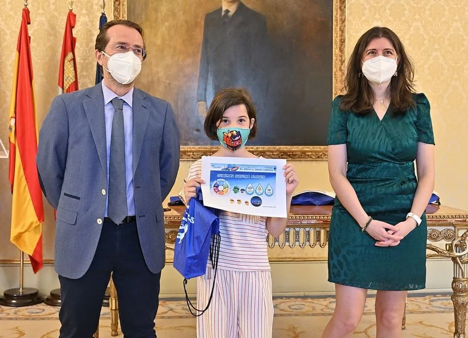 Foto 9 - El Ayuntamiento de Salamanca y Aqualia entregan los premios del XVIII Concurso Digital Infantil