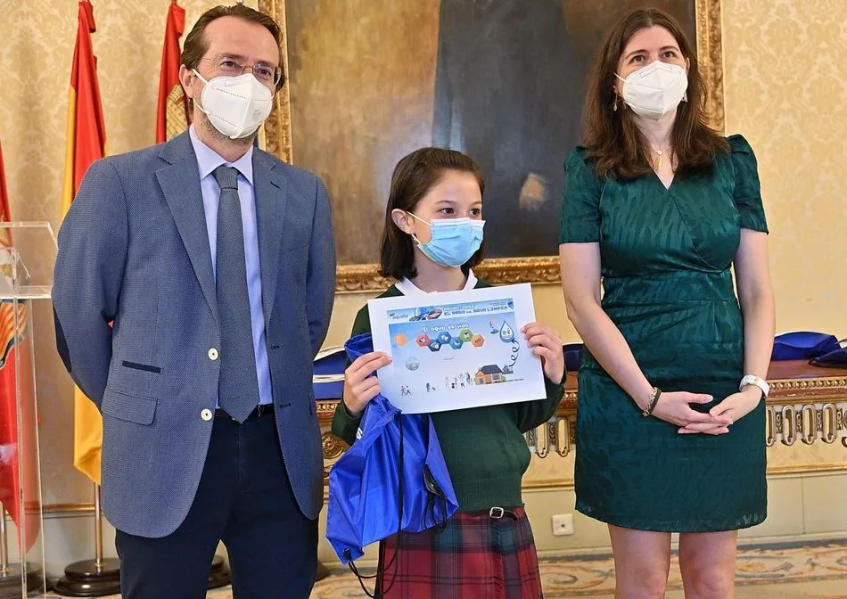 Foto 5 - El Ayuntamiento de Salamanca y Aqualia entregan los premios del XVIII Concurso Digital Infantil