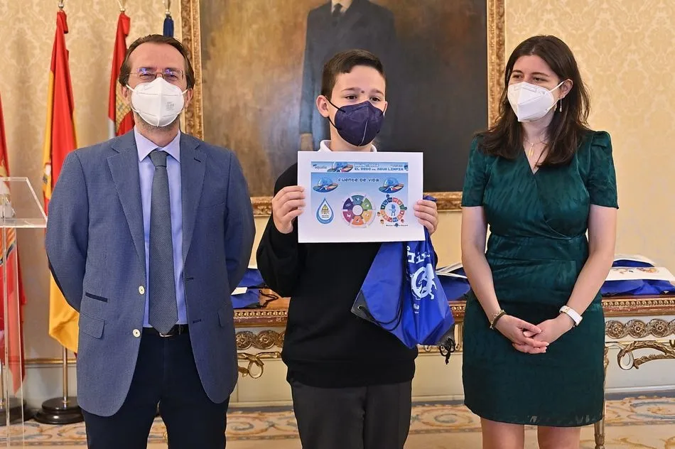 Foto 3 - El Ayuntamiento de Salamanca y Aqualia entregan los premios del XVIII Concurso Digital Infantil