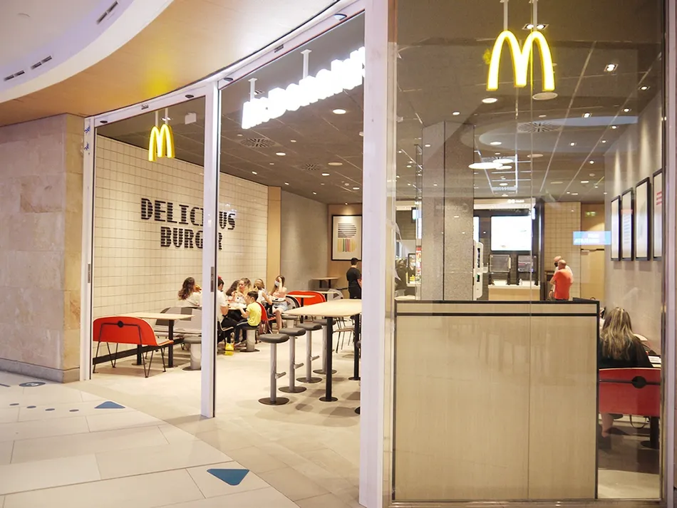 Foto 2 - Un McDonald&rsquo;s m&aacute;s sostenible y con nueva imagen, en el Centro Comercial El Tormes&nbsp;    &nbsp;  
