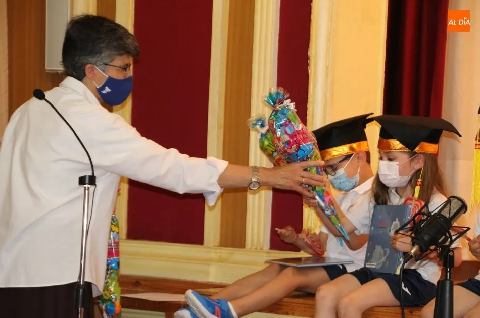 Foto 2 - Graduaci&oacute;n de Educaci&oacute;n Infantil en el Colegio Santa Isabel