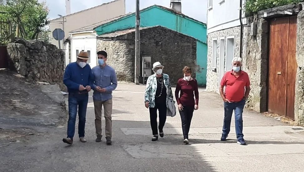 La subdelegada del Gobierno recoge las demandas de Peñaparda, El Payo y Robleda  