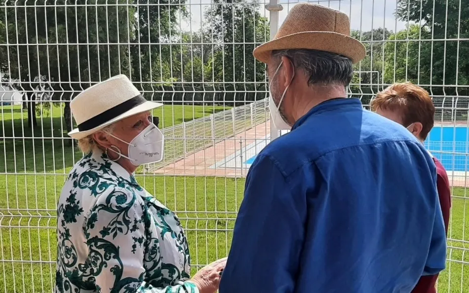Foto 2 - La subdelegada del Gobierno recoge las demandas de Pe&ntilde;aparda, El Payo y Robleda  
