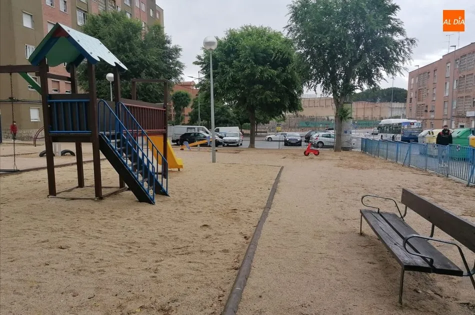 Foto 2 - Una inversi&oacute;n de 82.000 euros mejorar&aacute; infraestructuras deportivas y juegos infantiles del barrio ...