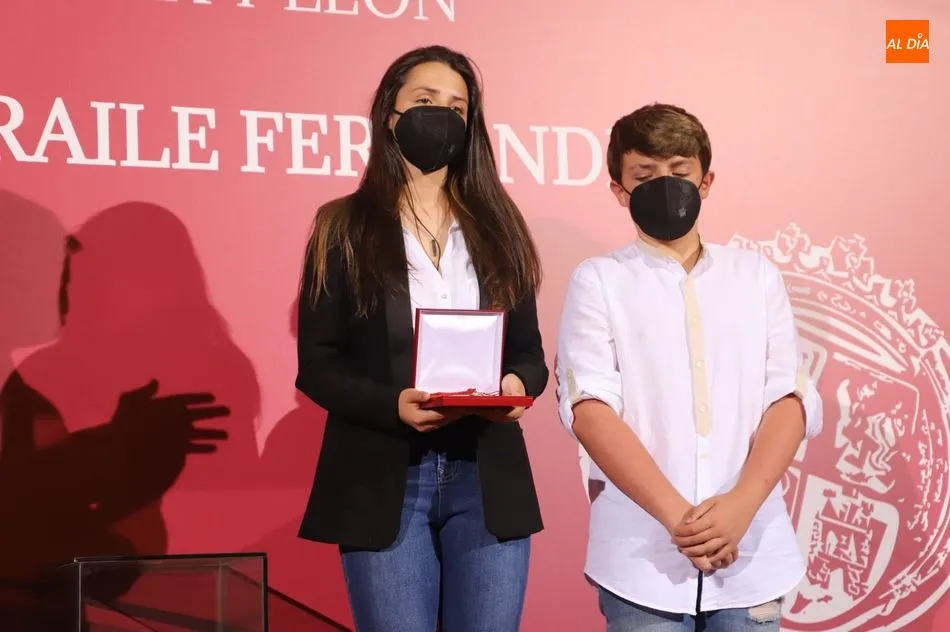 Foto 5 - Los hijos de Roberto Fraile recogen la&nbsp;Medalla al M&eacute;rito Profesional concedida por la Junta a...
