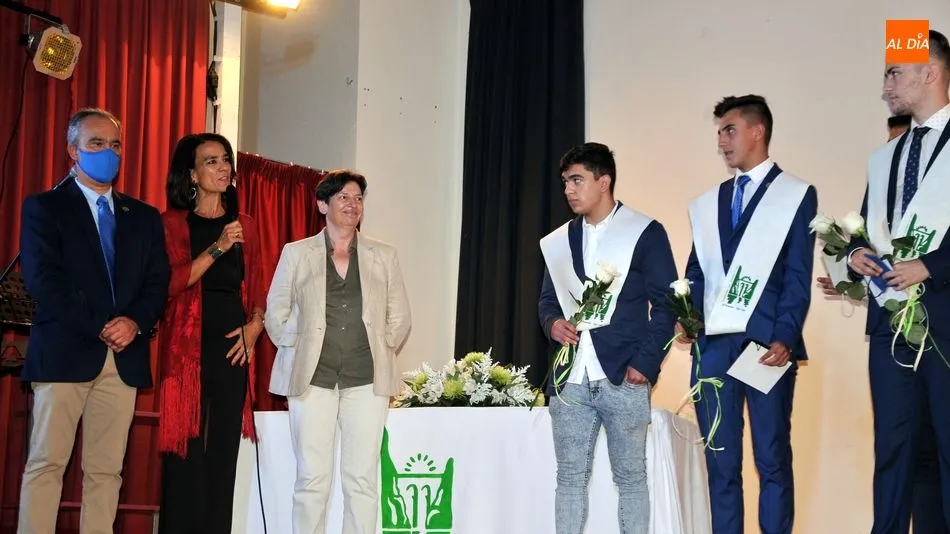 Foto 7 - Los alumnos del instituto de Lumbrales organizan una entra&ntilde;able graduaci&oacute;n&nbsp;