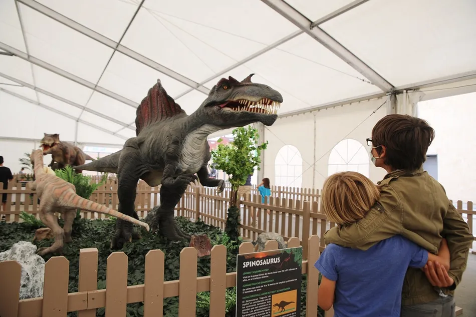 Exposición DINOSAURIA, en el Centro Comercial El Tormes