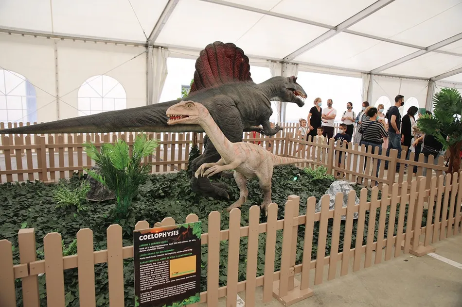 Foto 2 - &lsquo;DINOSAURIA&rsquo; abre sus puertas en el Centro Comercial El Tormes