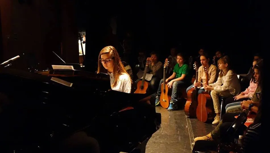 La Escuela Municipal de Música vuelve al escenario esta semana para celebrar sus conciertos fin...