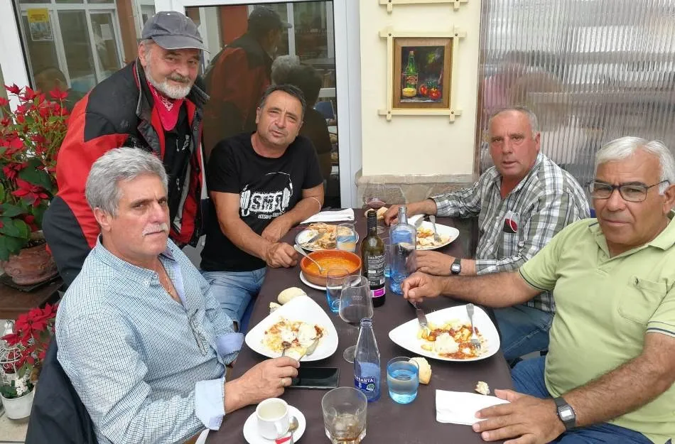 Foto 9 - El grupo de mirobrigenses aficionados al Camino de Santiago afronta otro tramo de la ruta del Norte ...
