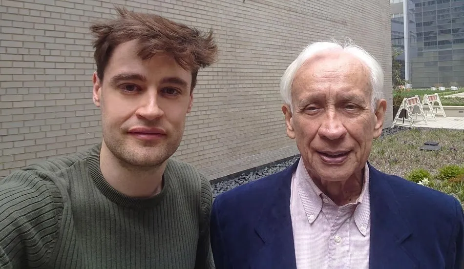  El investigador de la Universidad de Salamanca (USAL) Sergio Miguel Tomé (izquierda) y el neurofisiólogo Rodolfo Llinás, de la Universidad de Nueva York (derecha). Foto USAL Archivo