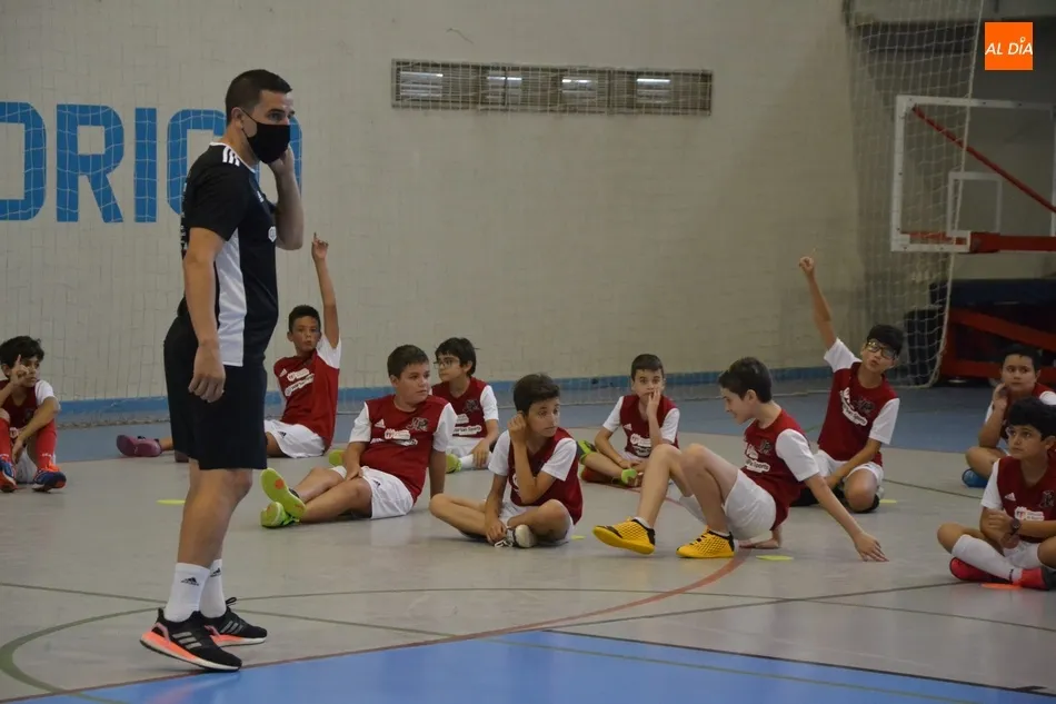 El Campus del jugador de 1ª División José Ruiz repite en la programación veraniega mirobrigense ...