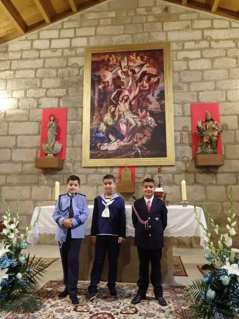 Foto 5 - Antonio, Diego y Unai reciben la Primera Comuni&oacute;n en Cip&eacute;rez  