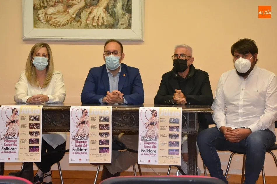 Regresan las veladas de folklore a la Plaza Mayor mirobrigense con cinco citas consecutivas en...