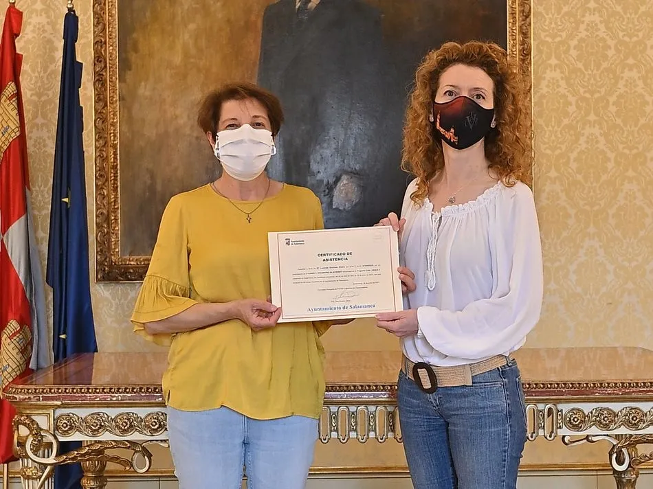 Foto 5 - El Ayuntamiento entrega los diplomas a los alumnos que han finalizado el curso de formaci&oacute;n...