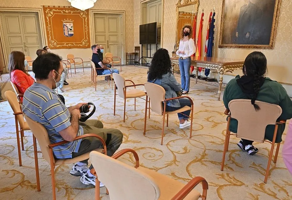Foto 2 - El Ayuntamiento entrega los diplomas a los alumnos que han finalizado el curso de formaci&oacute;n...