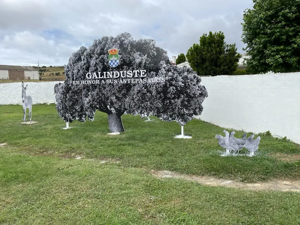 Homenaje del Ayuntamiento de Galinduste a sus antepasados