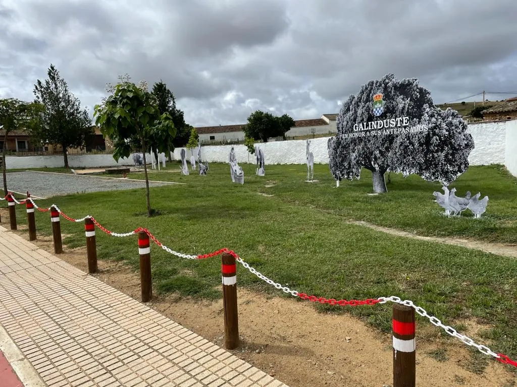 Foto 3 - Homenaje del Ayuntamiento de Galinduste a sus antepasados
