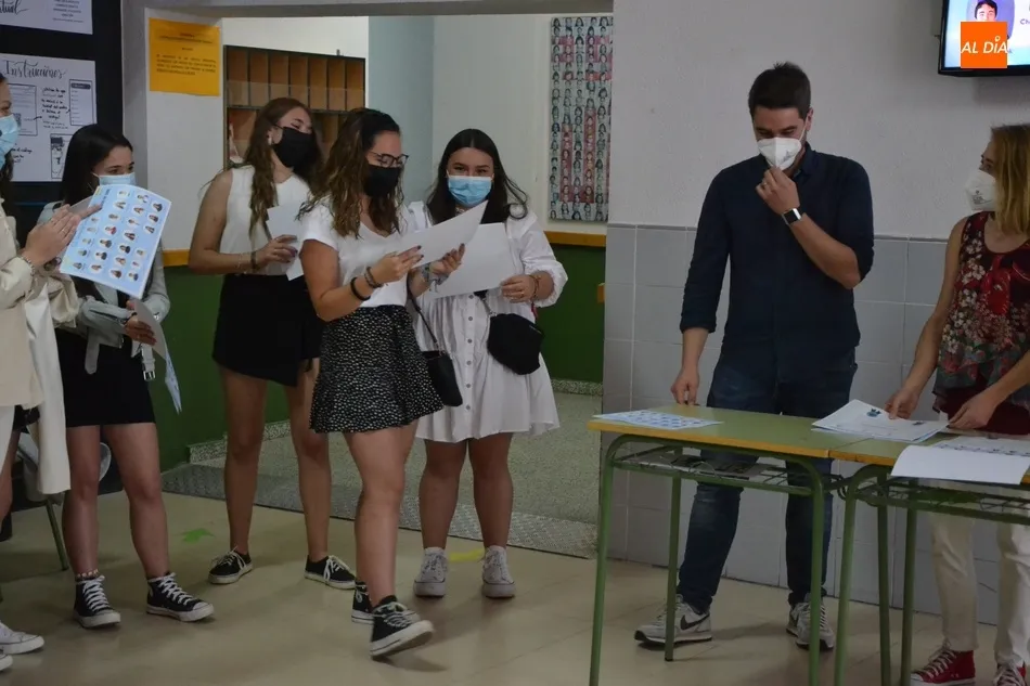 Foto 9 - El IES Tierra de Ciudad Rodrigo grad&uacute;a a una nueva generaci&oacute;n British  