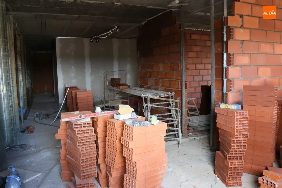 Foto 5 - Comienza en Peralejos de Abajo la construcci&oacute;n de la nueva vivienda del programa Rehabitare  