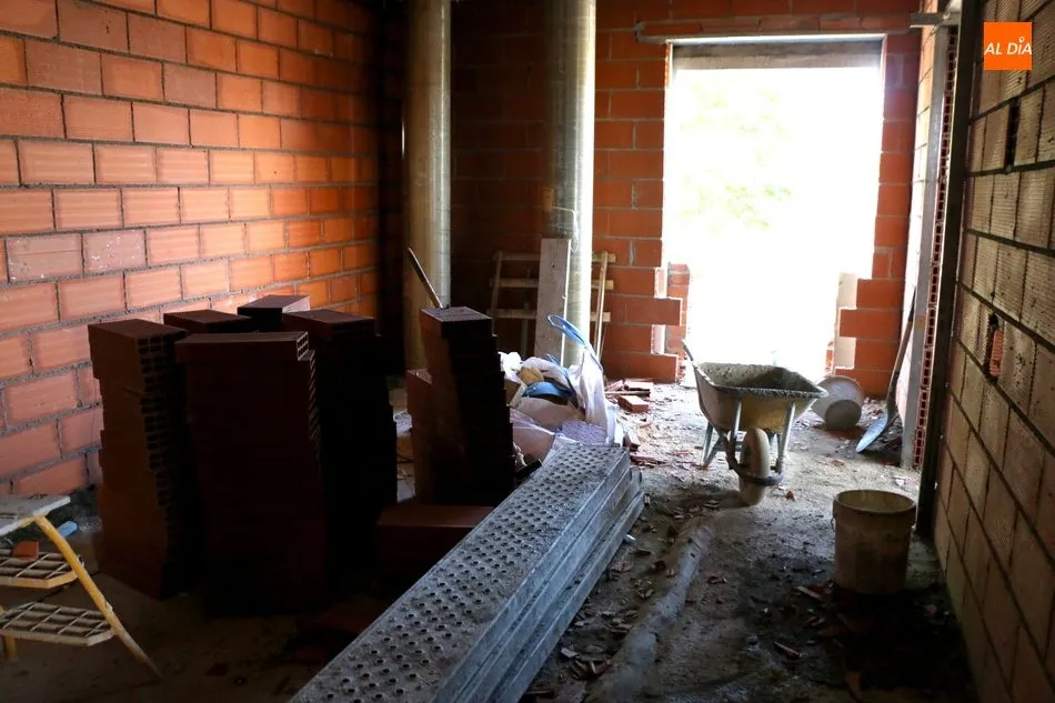 Foto 3 - Comienza en Peralejos de Abajo la construcci&oacute;n de la nueva vivienda del programa Rehabitare  
