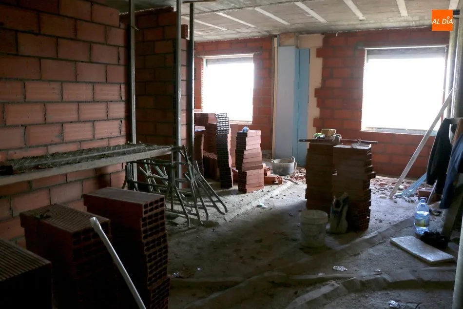 Foto 2 - Comienza en Peralejos de Abajo la construcci&oacute;n de la nueva vivienda del programa Rehabitare  
