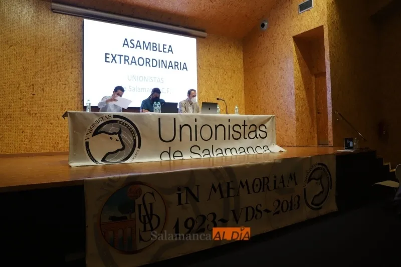 Foto 7 - Los socios de Unionistas votan a favor de subir los precios de los carnets: los colaboradores PRO...